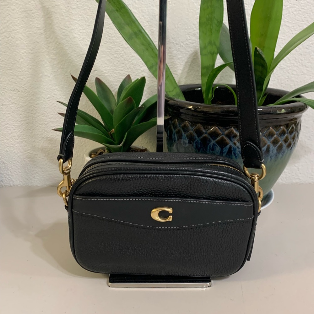 💕👜 COACH Camera Crossbody Black Leather Bag - Picture 1 of 11